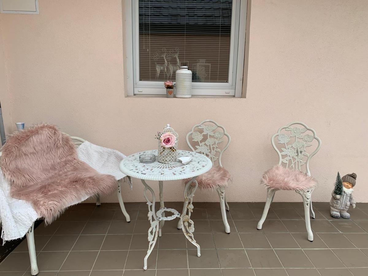 Alia House With Garden In Piestany Villa Ngoại thất bức ảnh