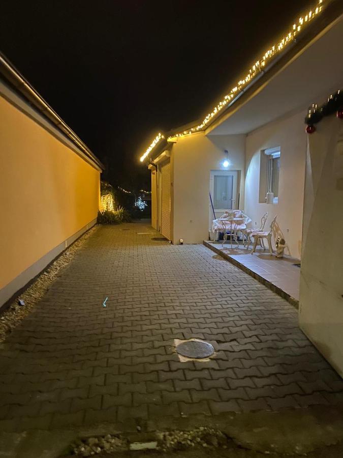 Alia House With Garden In Piestany Villa Ngoại thất bức ảnh