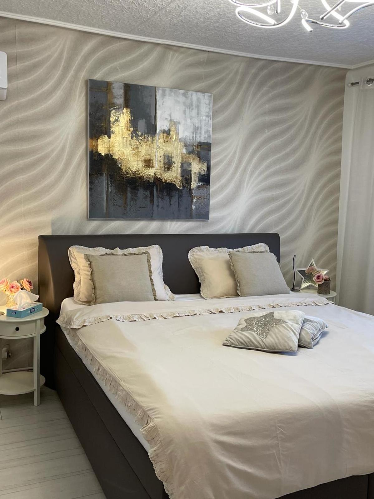 Alia House With Garden In Piestany Villa Ngoại thất bức ảnh