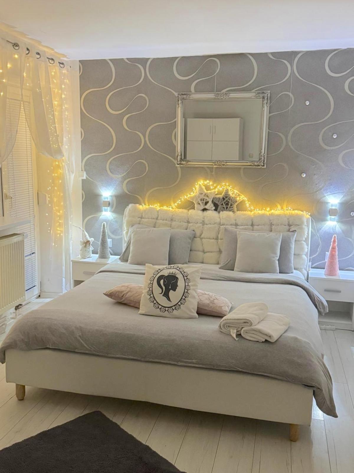 Alia House With Garden In Piestany Villa Ngoại thất bức ảnh